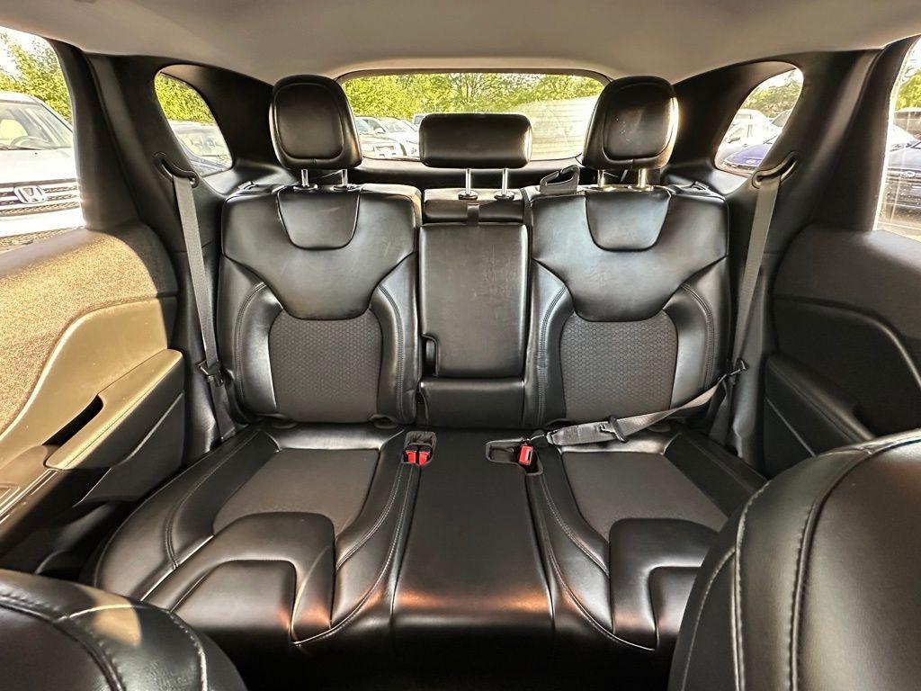 used 2020 Jeep Cherokee car, priced at $21,259