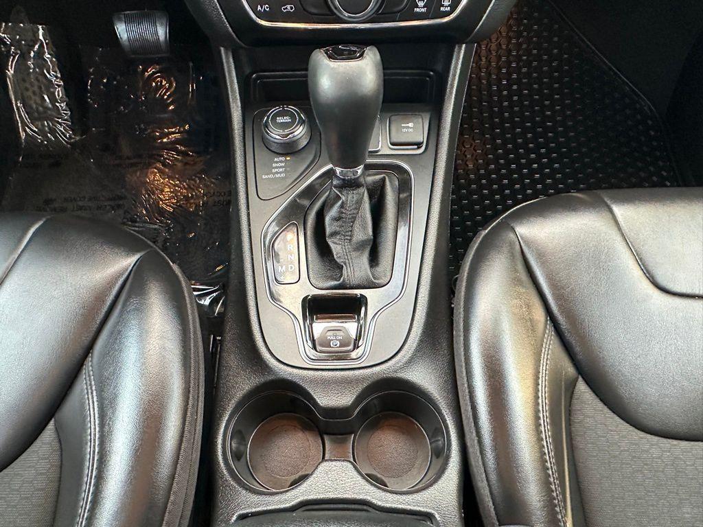 used 2020 Jeep Cherokee car, priced at $21,259