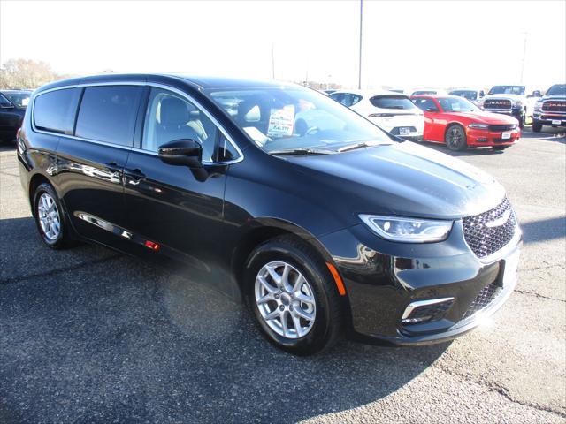 used 2023 Chrysler Pacifica car, priced at $26,399