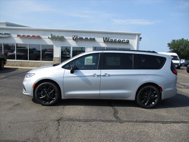 new 2024 Chrysler Pacifica car, priced at $42,353