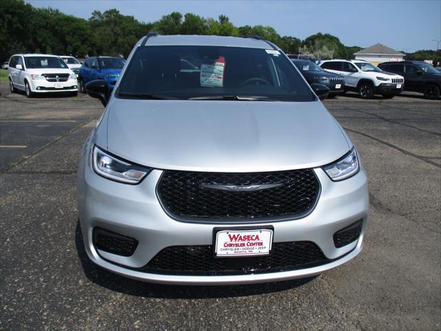 new 2024 Chrysler Pacifica car, priced at $42,353