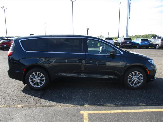 new 2024 Chrysler Pacifica car, priced at $41,306