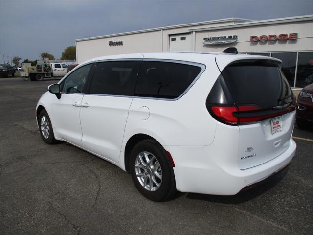 used 2023 Chrysler Pacifica car, priced at $25,999