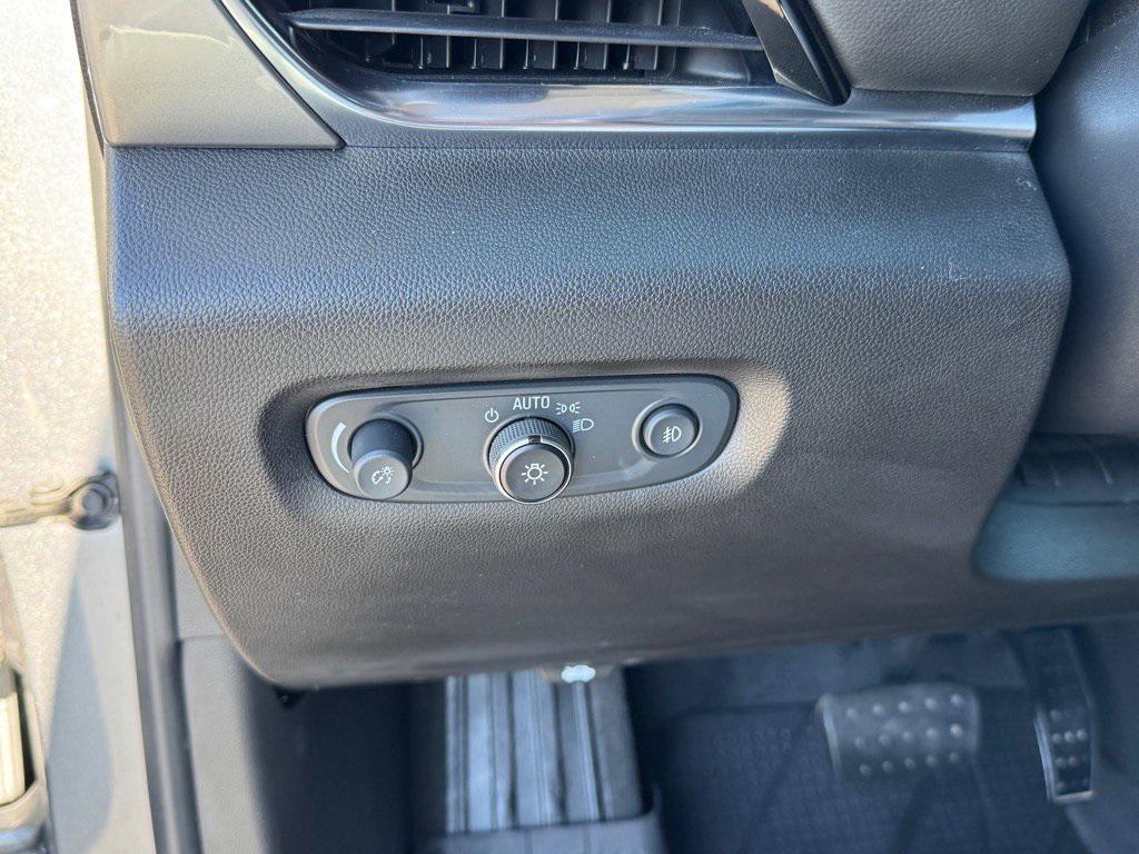 used 2021 Chevrolet Traverse car, priced at $23,933