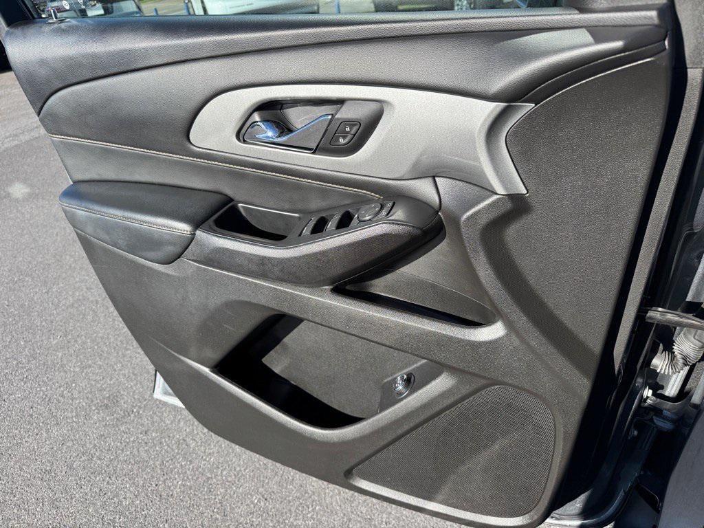 used 2021 Chevrolet Traverse car, priced at $23,933