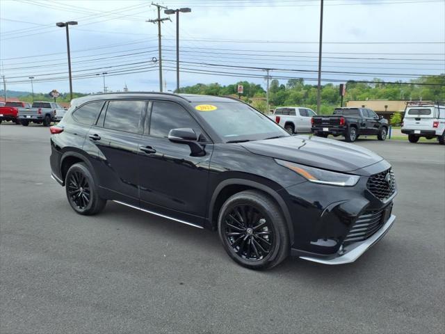 used 2023 Toyota Highlander car, priced at $45,950