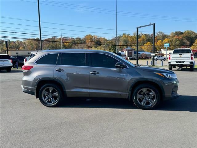 used 2018 Toyota Highlander Hybrid car, priced at $26,950