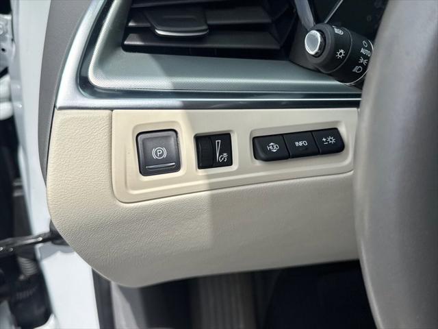 used 2023 Cadillac XT5 car, priced at $36,831