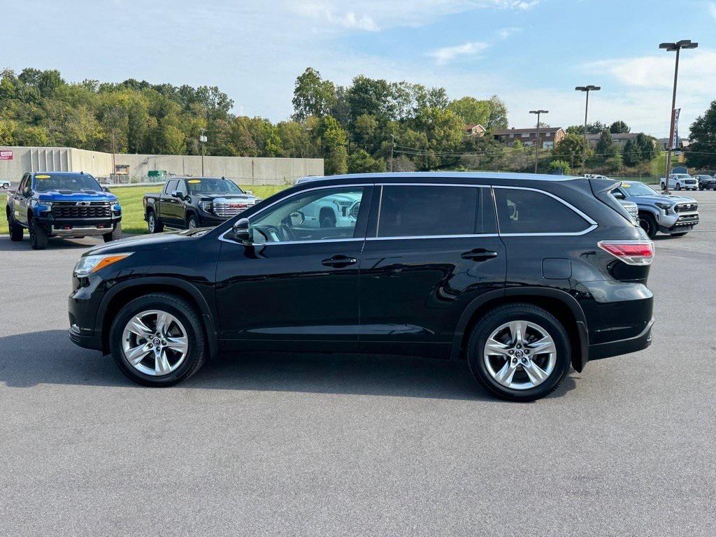 used 2016 Toyota Highlander car, priced at $22,565