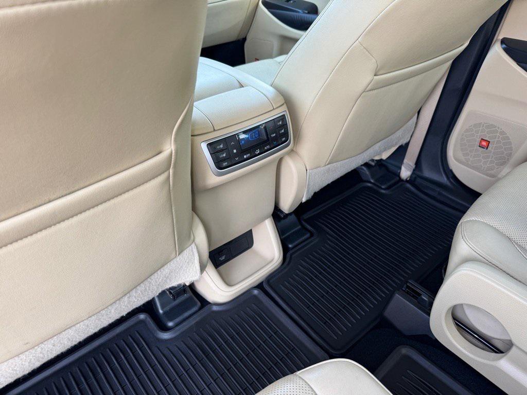 used 2016 Toyota Highlander car, priced at $22,565