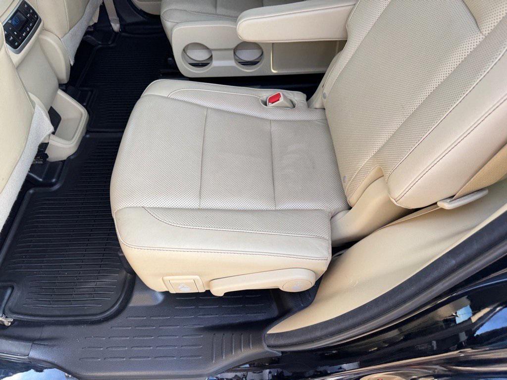 used 2016 Toyota Highlander car, priced at $22,565