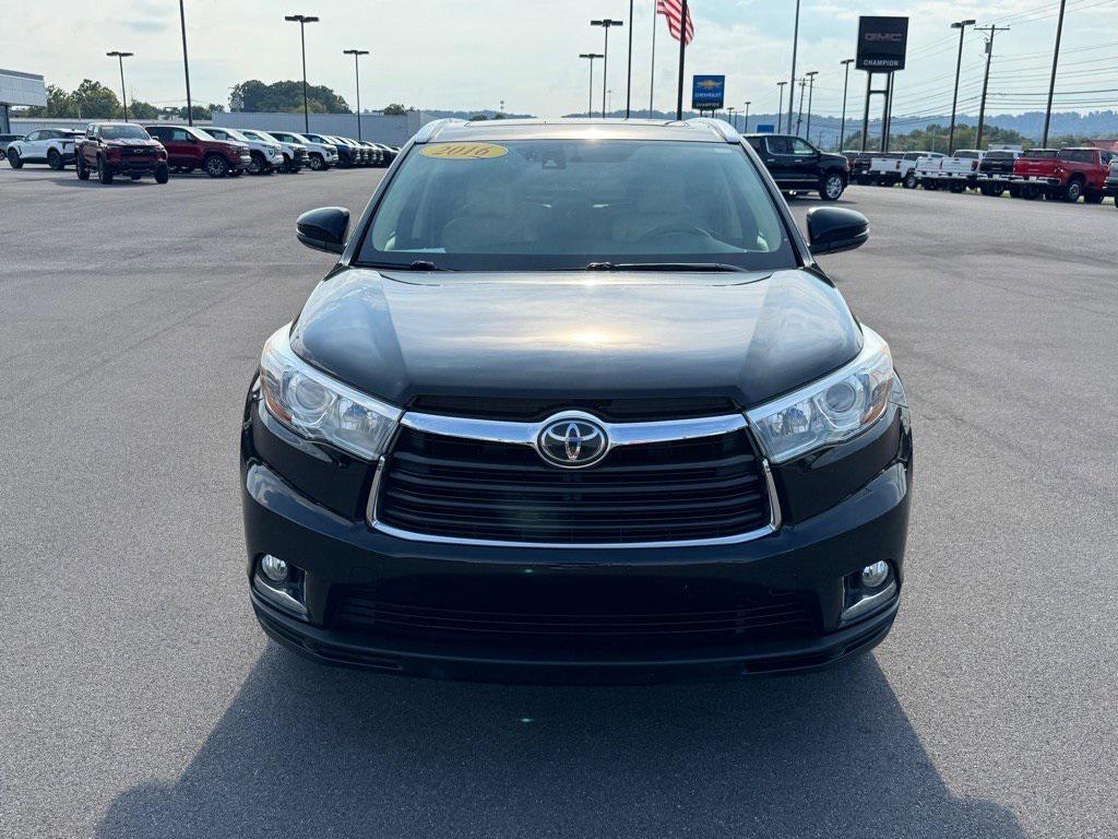 used 2016 Toyota Highlander car, priced at $22,565