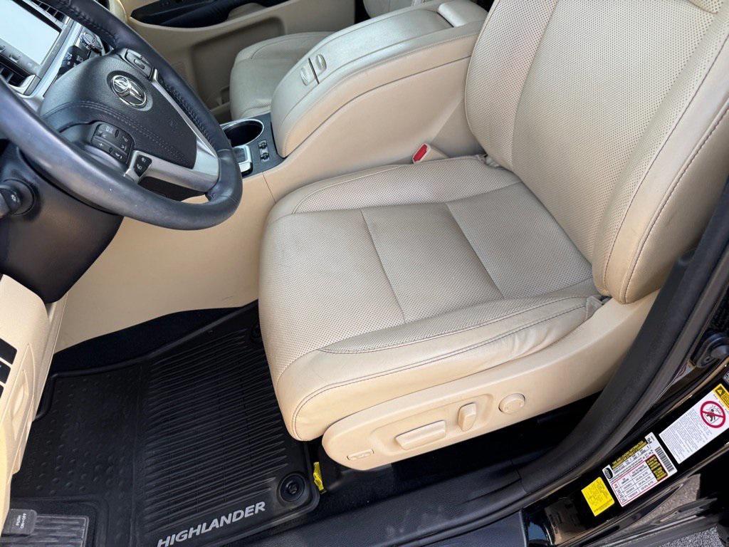 used 2016 Toyota Highlander car, priced at $22,565
