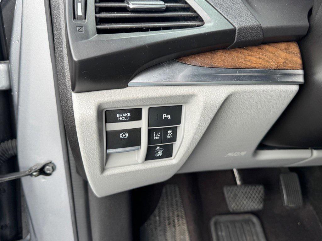 used 2019 Acura MDX car, priced at $25,432