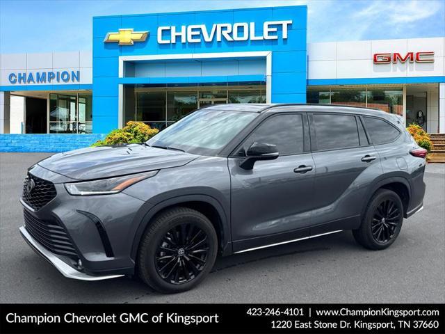 used 2023 Toyota Highlander car, priced at $41,955