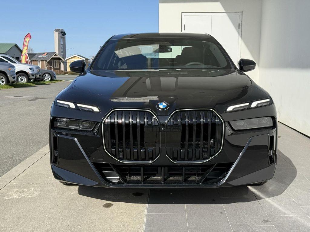 new 2025 BMW 760 car, priced at $128,525