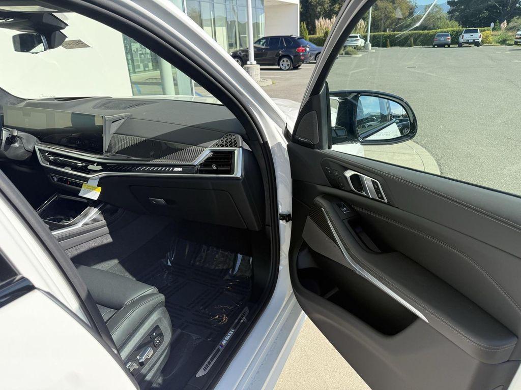 new 2026 BMW X7 car, priced at $122,650