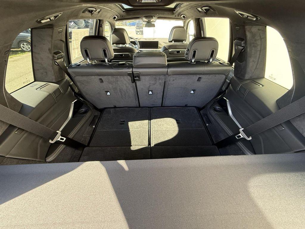 new 2026 BMW X7 car, priced at $122,650