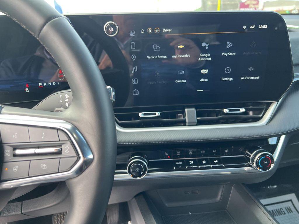 used 2025 Chevrolet Equinox car, priced at $28,888