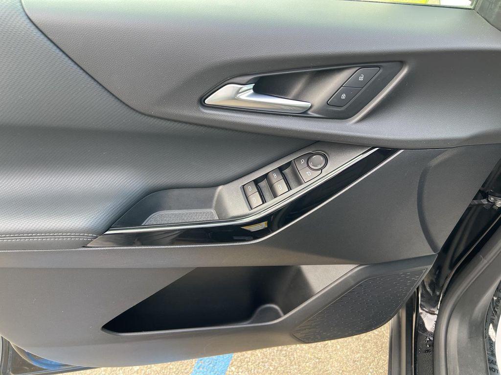 used 2025 Chevrolet Equinox car, priced at $28,888