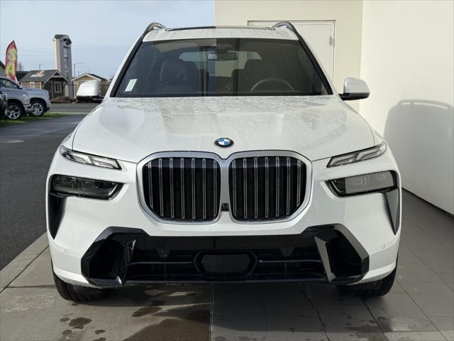 new 2025 BMW X7 car, priced at $98,385