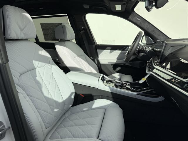 new 2025 BMW X7 car, priced at $101,275