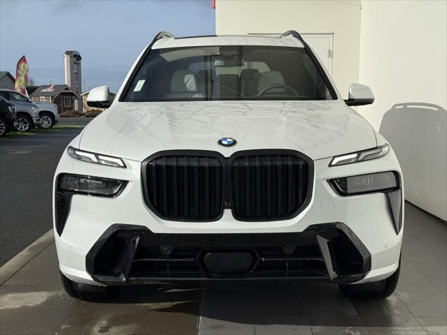 new 2025 BMW X7 car, priced at $101,275