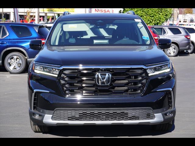 new 2025 Honda Pilot car, priced at $51,975