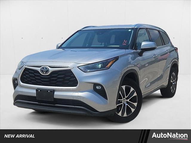used 2021 Toyota Highlander car, priced at $29,250