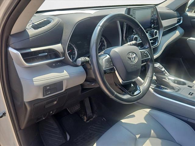 used 2021 Toyota Highlander car, priced at $29,250
