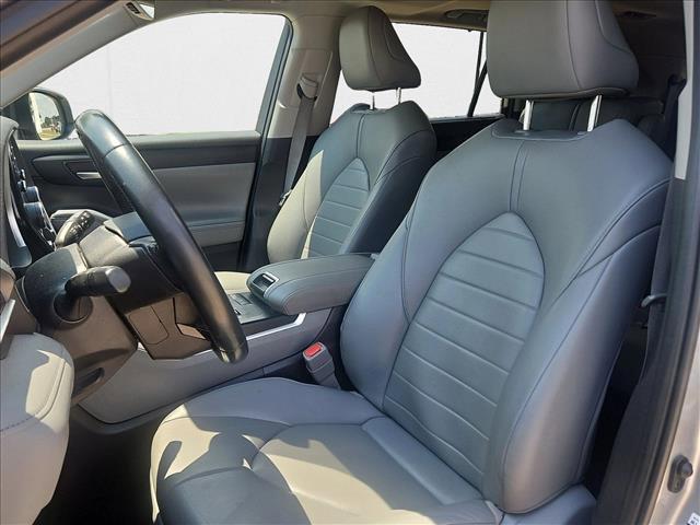 used 2021 Toyota Highlander car, priced at $29,250