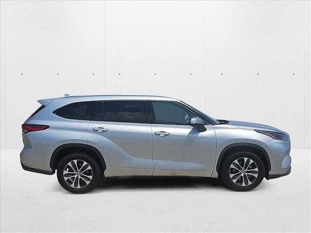 used 2021 Toyota Highlander car, priced at $29,250