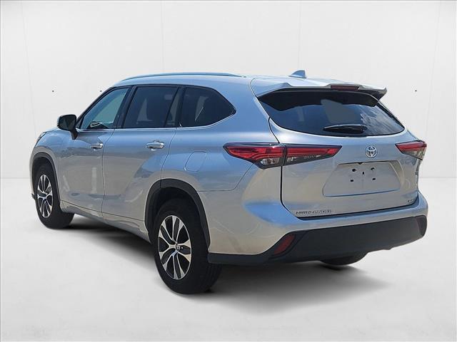 used 2021 Toyota Highlander car, priced at $29,250