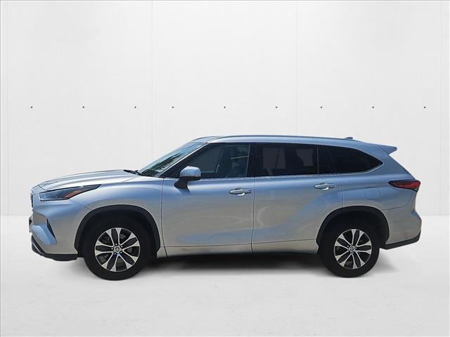 used 2021 Toyota Highlander car, priced at $29,250