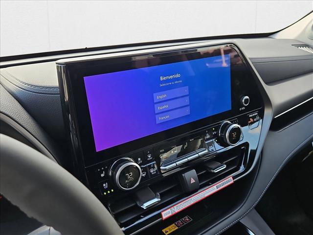 new 2025 Toyota Highlander car, priced at $52,627