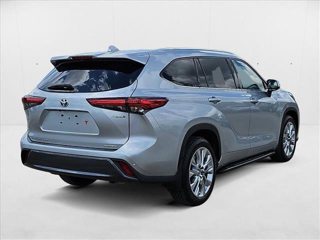 used 2021 Toyota Highlander Hybrid car, priced at $39,991