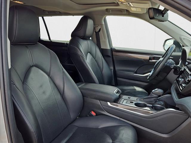 used 2021 Toyota Highlander Hybrid car, priced at $39,991