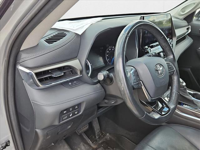 used 2021 Toyota Highlander Hybrid car, priced at $39,991