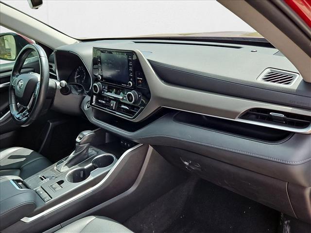 used 2021 Toyota Highlander car, priced at $30,991