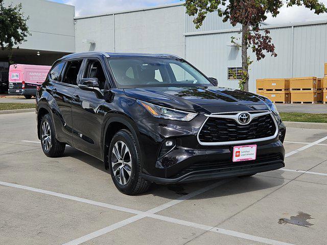 used 2022 Toyota Highlander car, priced at $35,991