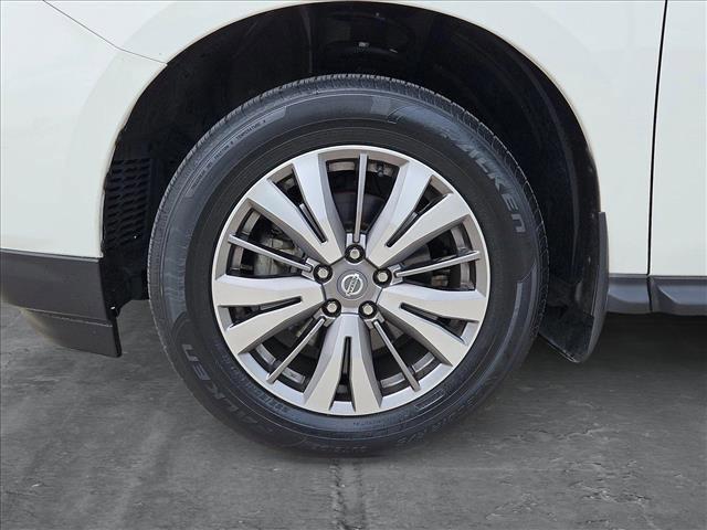 used 2020 Nissan Pathfinder car, priced at $21,491