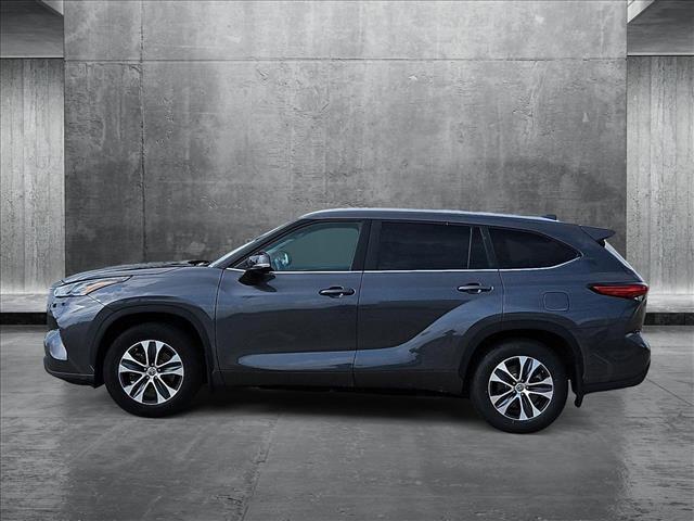 used 2023 Toyota Highlander car, priced at $38,491