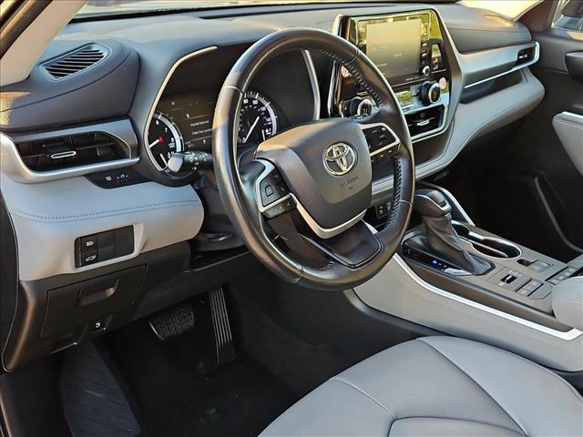 used 2022 Toyota Highlander car, priced at $35,991