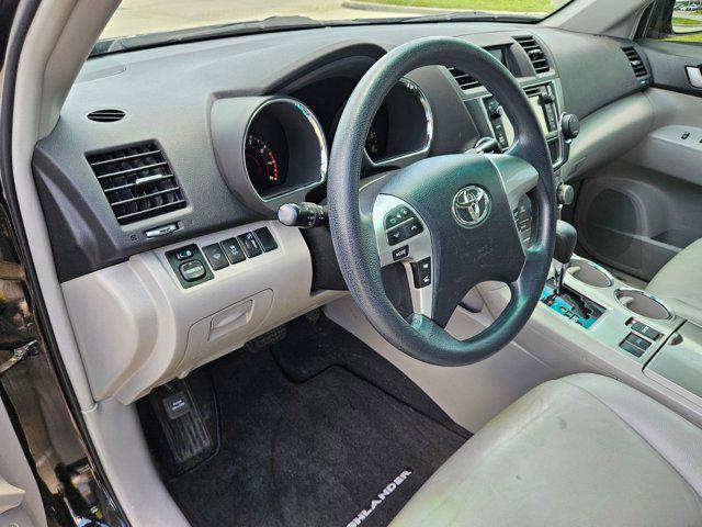 used 2013 Toyota Highlander car, priced at $12,991