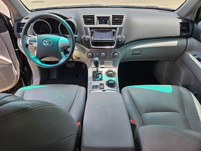 used 2013 Toyota Highlander car, priced at $12,991