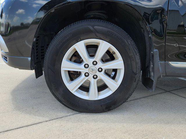 used 2013 Toyota Highlander car, priced at $12,991