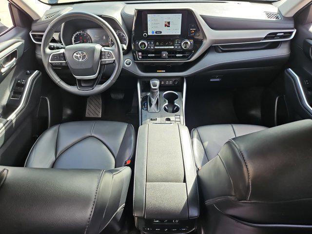 used 2024 Toyota Highlander car, priced at $39,991