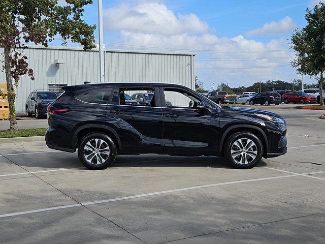 used 2024 Toyota Highlander car, priced at $39,991