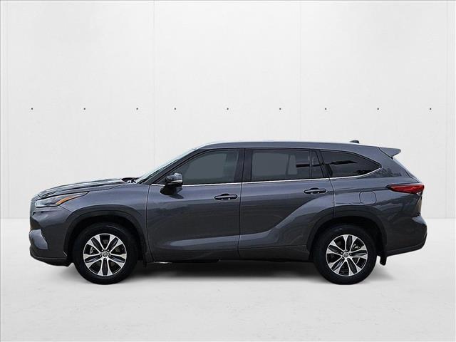 used 2022 Toyota Highlander car, priced at $31,965