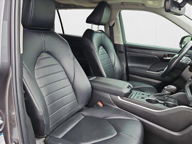 used 2022 Toyota Highlander car, priced at $31,965